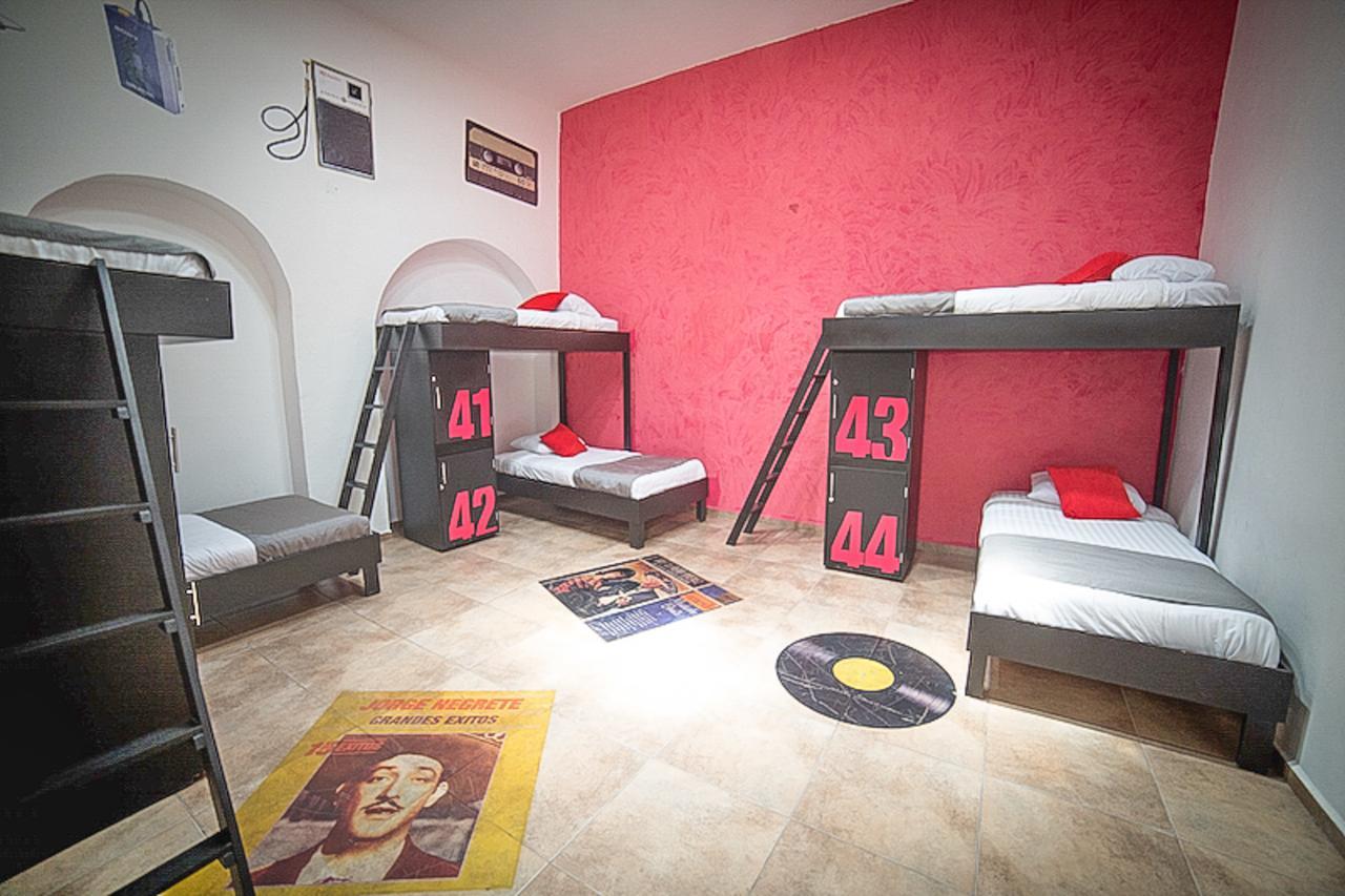 Hostal El Armario Леон Екстериор снимка